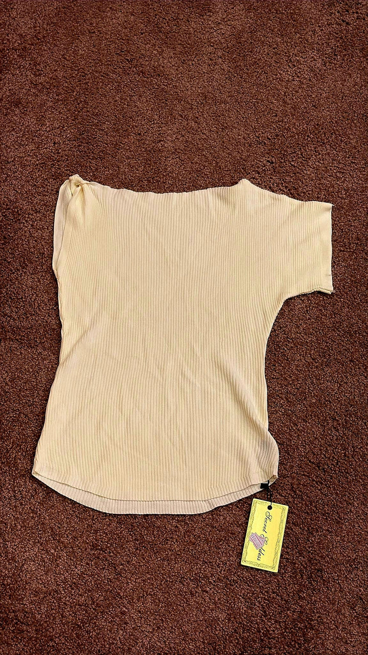 Sigle sleeve top