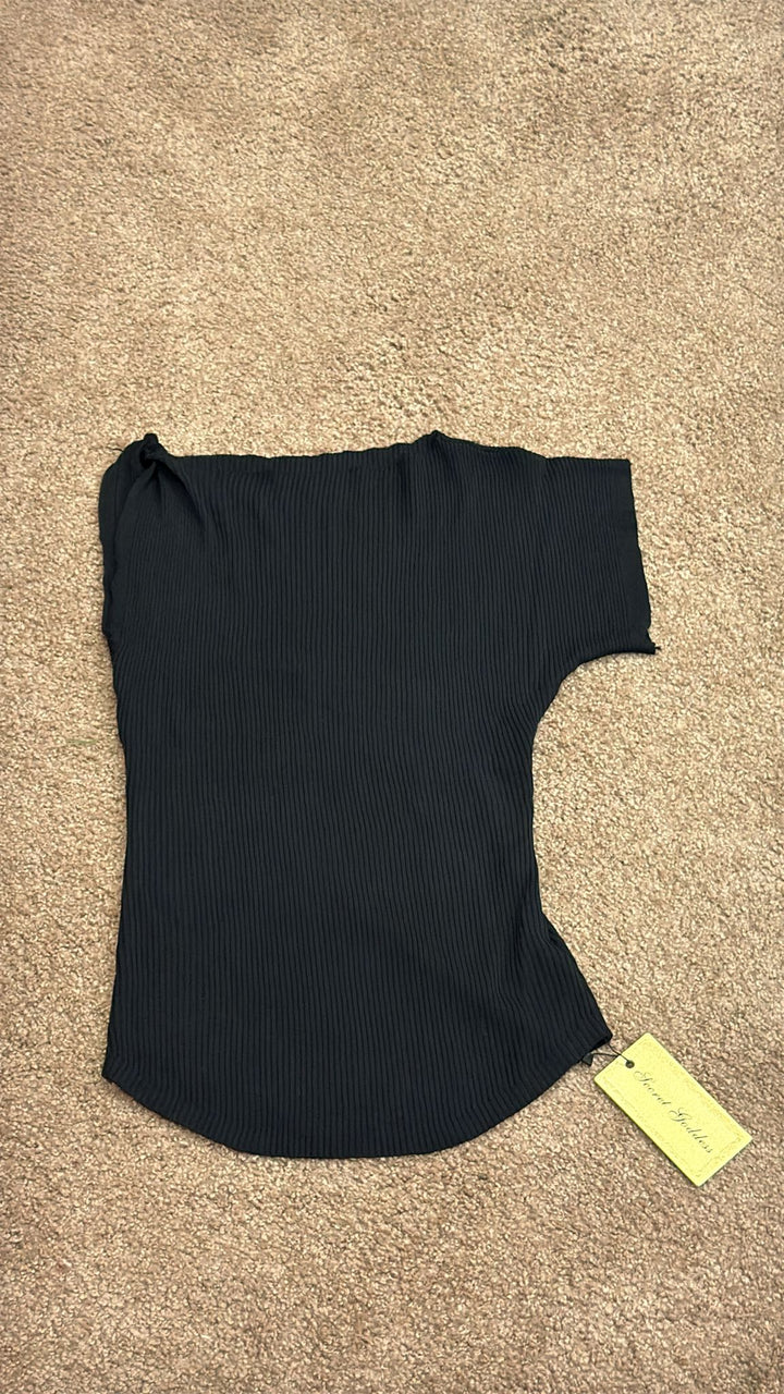 Sigle sleeve top